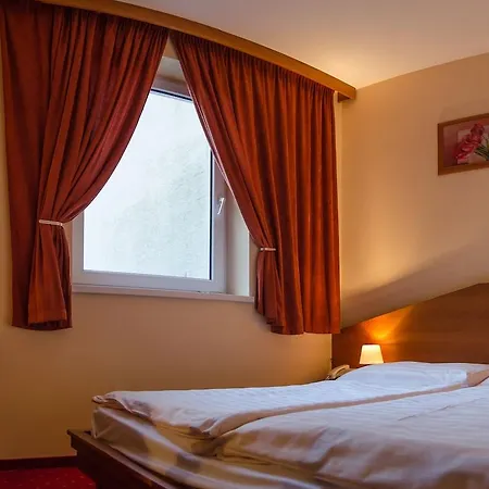 West 3* Bratislava