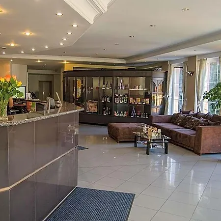 West Hotel 3*