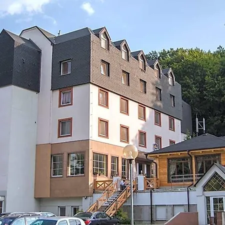West Hotel 3*