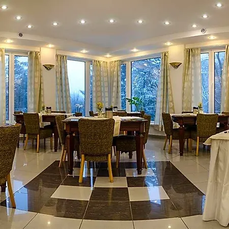Hotel West 3*