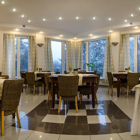 Hotel West