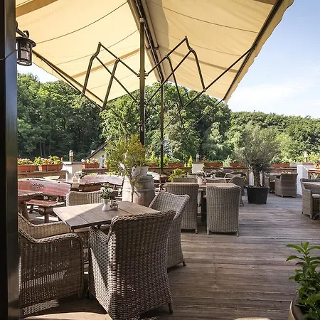 Hotel West 3*