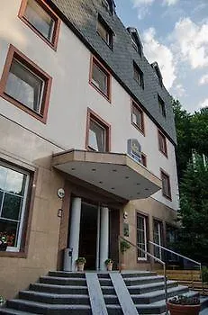 Hotel West 3*